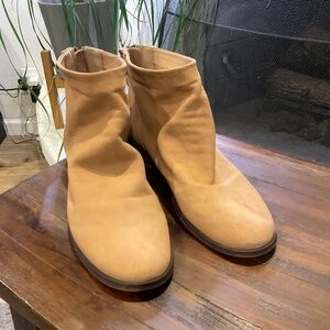 NYGJ Cailian Booties - Saddle size 7.5